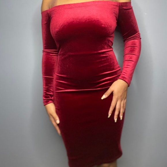 Seven Sisters Velvet Off the Shoulder Deep Red Dress - Picture 4 of 4
